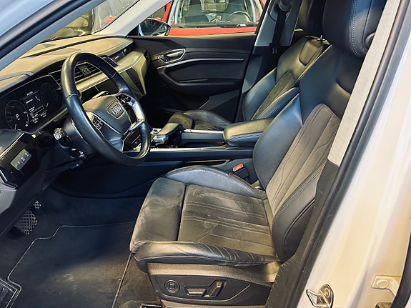 Audi e-tron 15 of 30