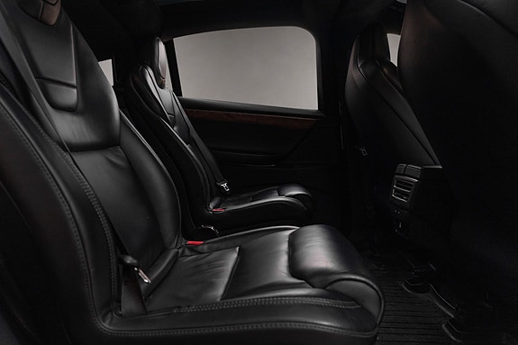 Tesla Model X 17 of 29