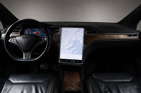 Tesla Model X 9 of 29