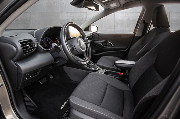Toyota Yaris 8 of 20