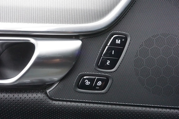 Volvo S90 24 of 24