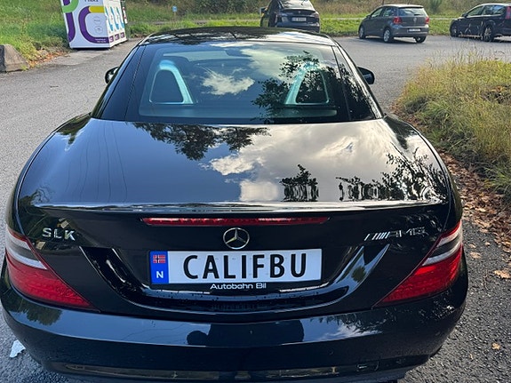 Mercedes-Benz SLK350 2 of 12