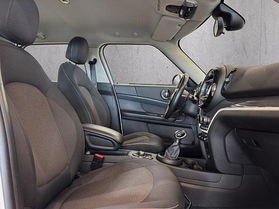 MINI Countryman-Serie 11 of 30