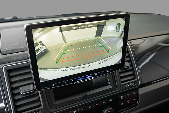 Volkswagen Multivan 20 of 24