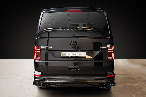 Volkswagen Multivan 8 of 24