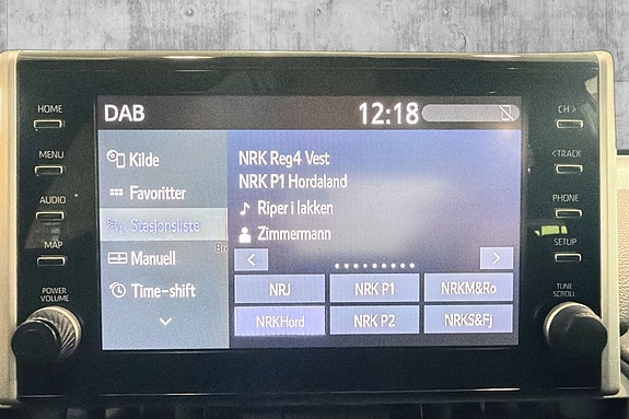 Toyota RAV4 Plug-in Hybrid 22 of 30