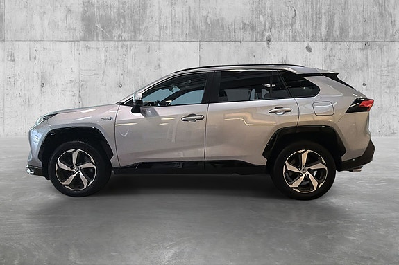 Toyota RAV4 Plug-in Hybrid 8 of 30
