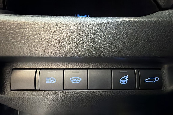 Toyota RAV4 Plug-in Hybrid 15 of 30