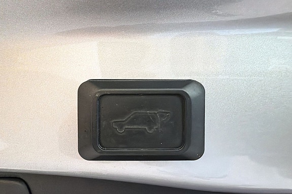 Toyota RAV4 Plug-in Hybrid 11 of 30
