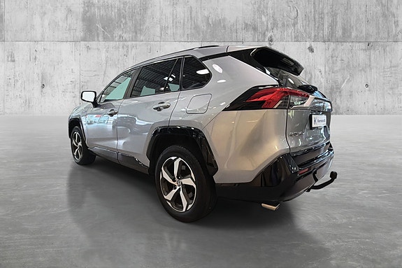 Toyota RAV4 Plug-in Hybrid 7 of 30