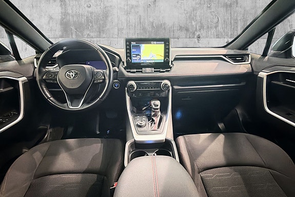 Toyota RAV4 Plug-in Hybrid 16 of 30