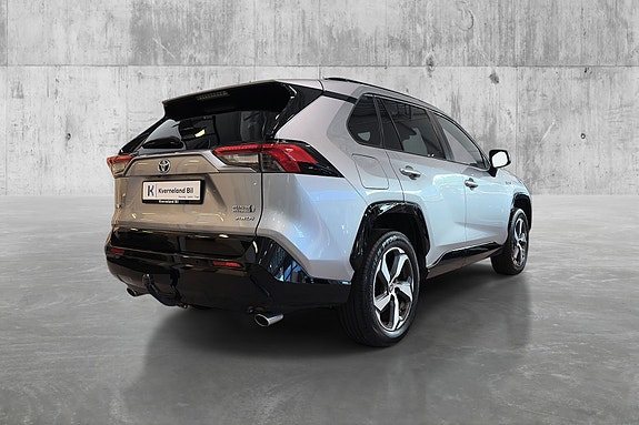 Toyota RAV4 Plug-in Hybrid 5 of 30