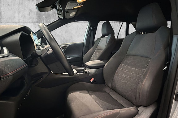 Toyota RAV4 Plug-in Hybrid 12 of 30