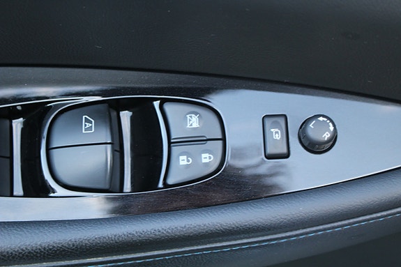 Nissan Leaf 9 of 24