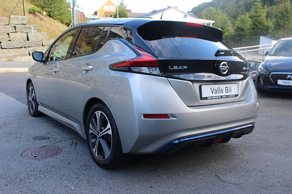Nissan Leaf 3 of 24
