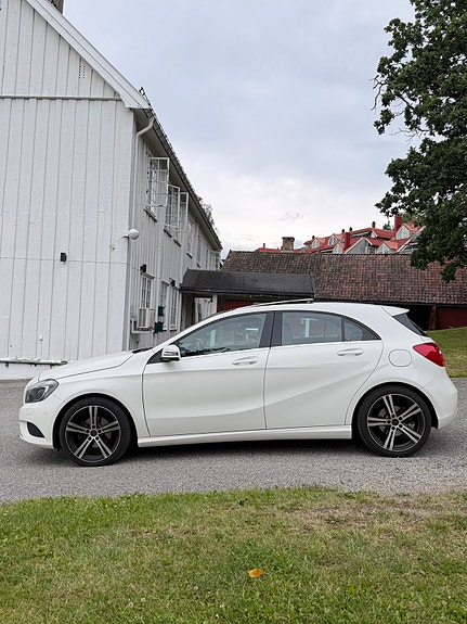 Mercedes-Benz A180 d 3 of 14