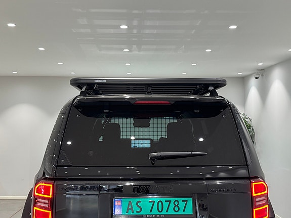 Toyota Land Cruiser 9 of 30