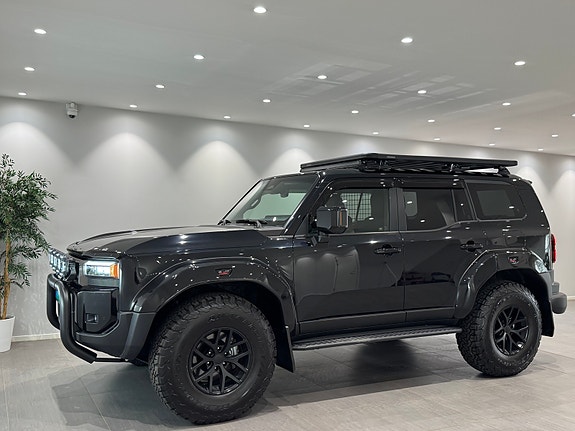 Toyota Land Cruiser 4 of 30