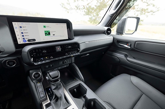 Toyota Land Cruiser 17 of 30
