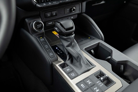 Toyota Land Cruiser 24 of 30