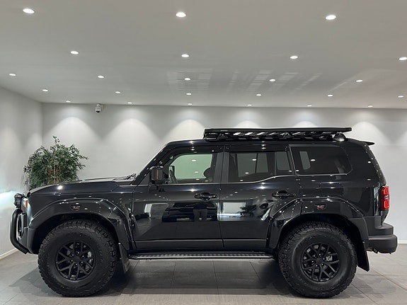 Toyota Land Cruiser 2 of 30