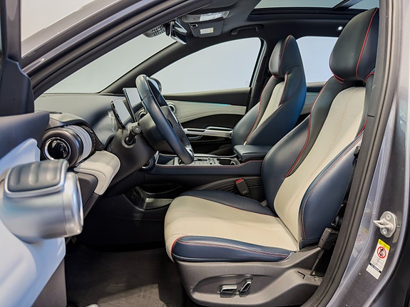 BYD Atto 3 8 of 30