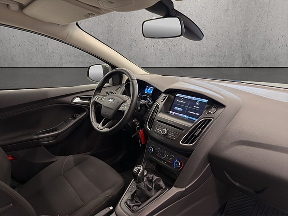 Ford Focus 9 of 18