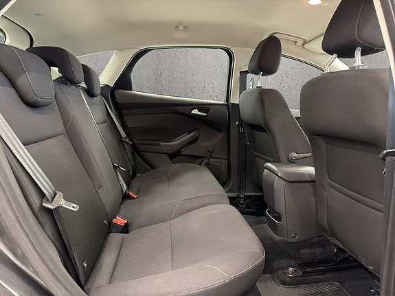 Ford Focus 10 of 18