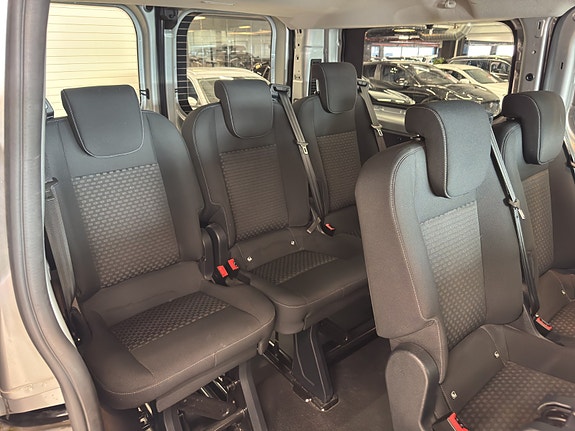Ford Transit Custom 28 of 30