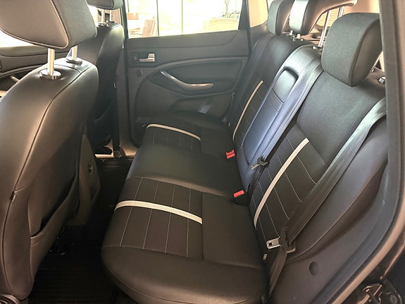 Ford Kuga 14 of 15