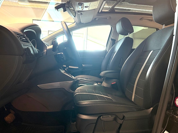Ford Kuga 11 of 15