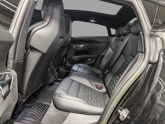 Audi e-tron GT 26 of 30
