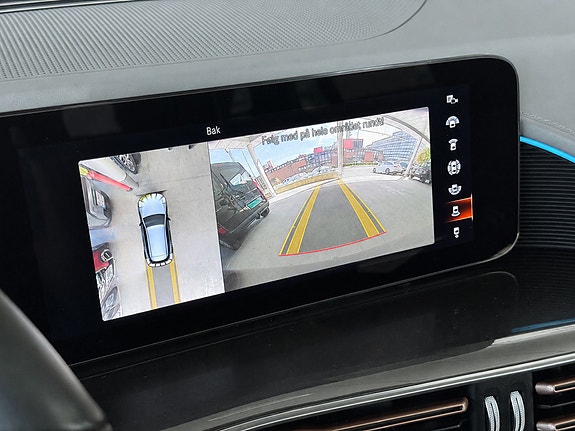 Mercedes-Benz EQC400 16 of 19