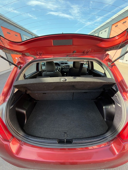 Toyota Yaris 18 of 30