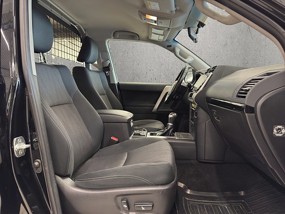 Toyota Land Cruiser 9 of 25