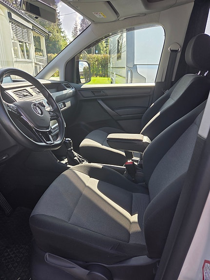 Volkswagen Caddy Maxi 10 of 15