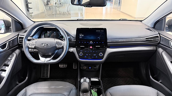 Hyundai IONIQ 22 of 30