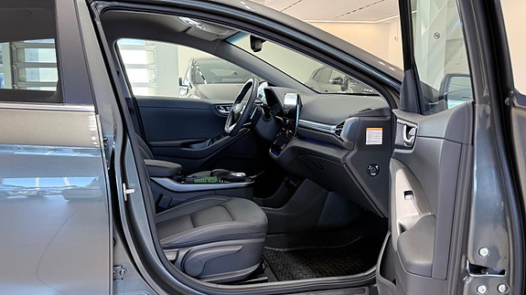 Hyundai IONIQ 20 of 30