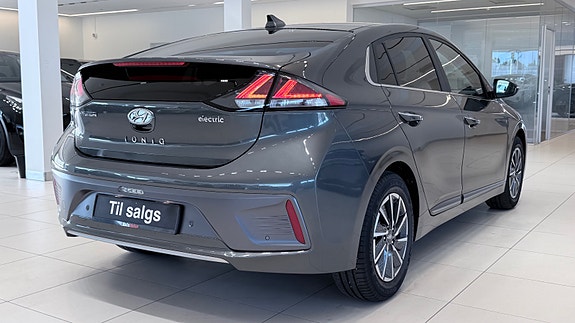 Hyundai IONIQ 12 of 30