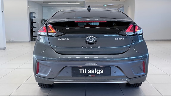 Hyundai IONIQ 11 of 30