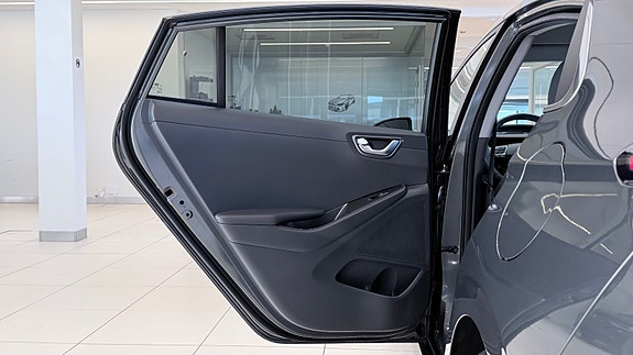 Hyundai IONIQ 17 of 30