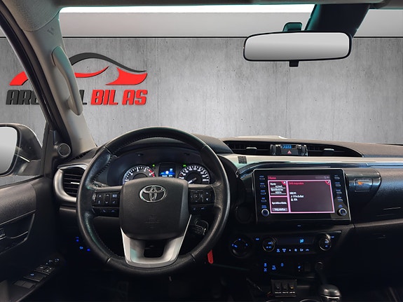 Toyota HiLux 20 of 28