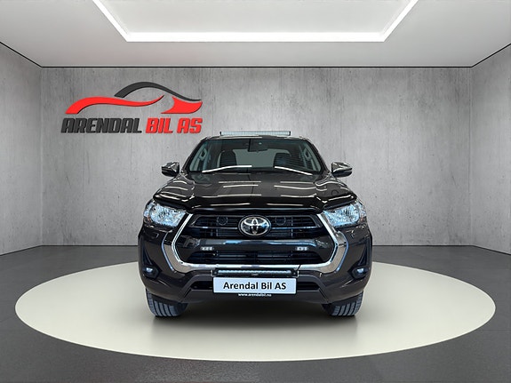 Toyota HiLux 3 of 28