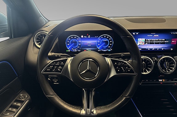 Mercedes-Benz EQA250+ 14 of 20