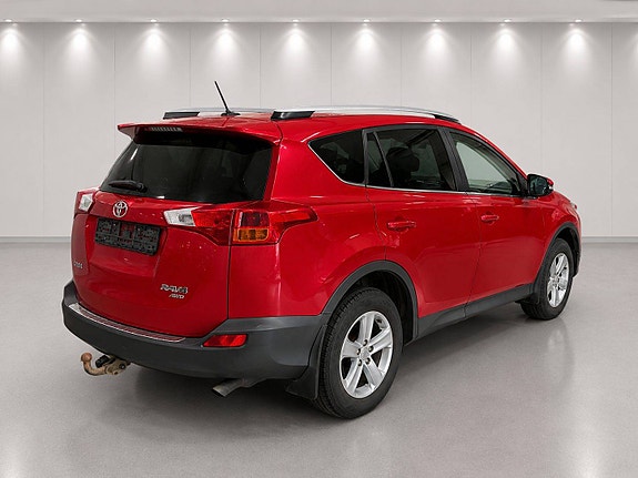 Toyota RAV4 5 of 15