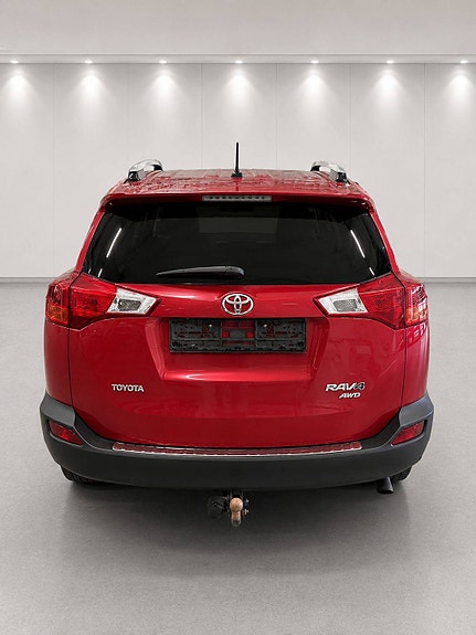 Toyota RAV4 4 of 15