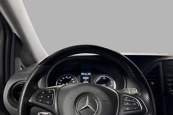 Mercedes-Benz eVito 129 11 of 22