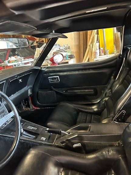 Chevrolet Corvette 23 of 26