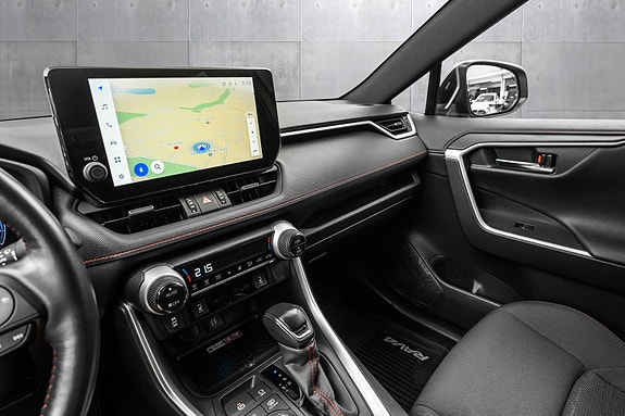 Toyota RAV4 Plug-in Hybrid 11 of 25
