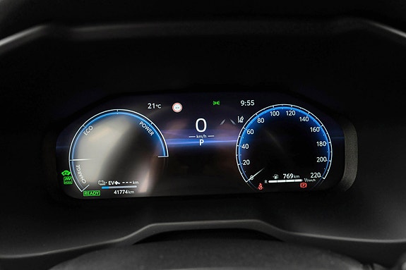 Toyota RAV4 Plug-in Hybrid 18 of 25